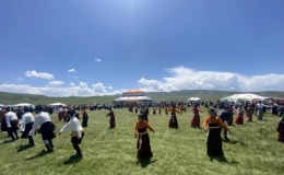 2022年尖扎灘鄉(xiāng)“振興杯”民族團(tuán)結(jié)傳統(tǒng)賽馬會(huì)暨文化旅游節(jié)